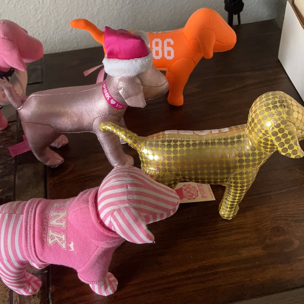 Six Victoria Secret PINK dogs - Picture 4 of 4